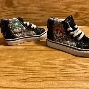 Vans super Mario bros Black and White mariHigh-Top Sneakers rare size 4 toddlers